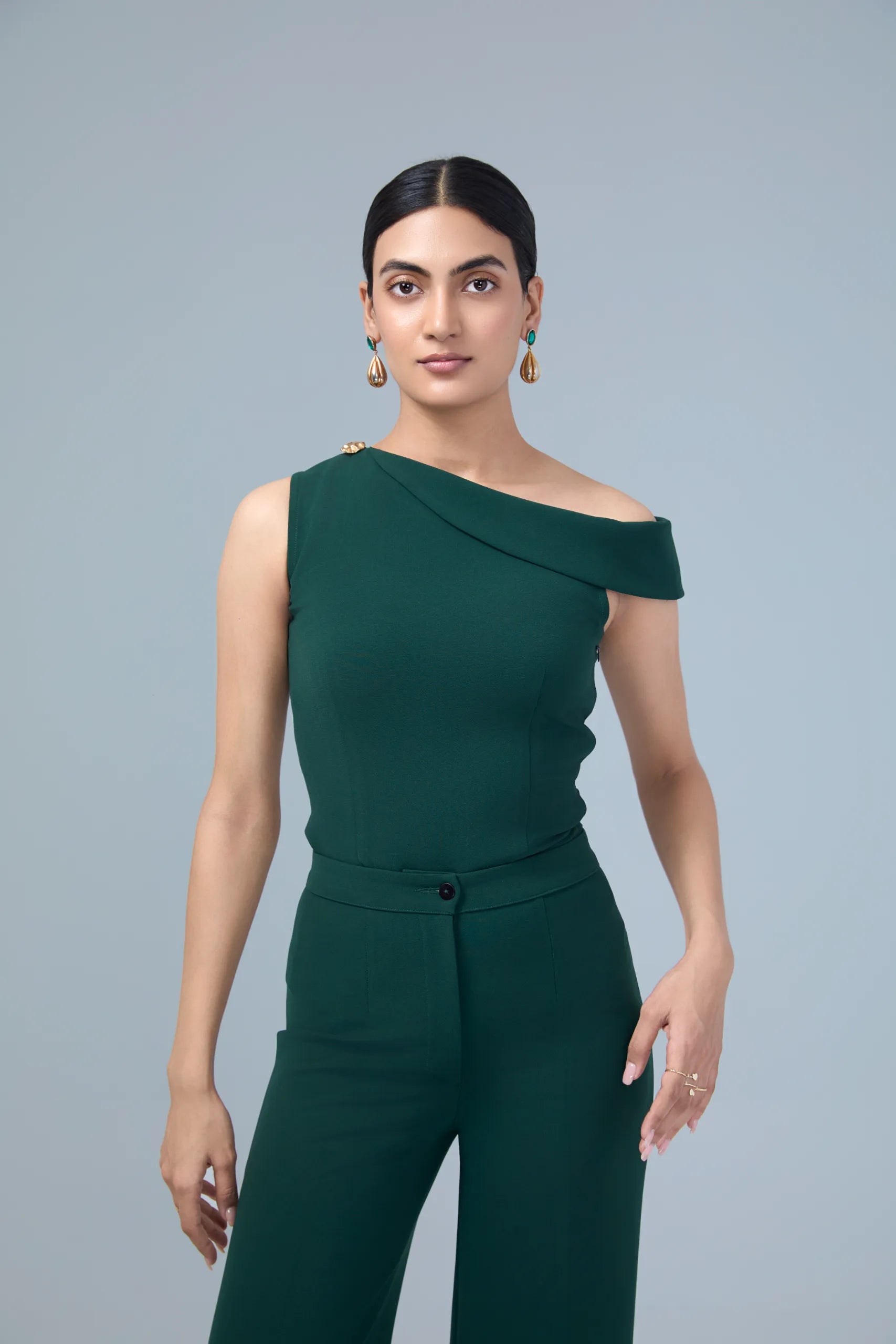 Noir Élan-Asymmetric top