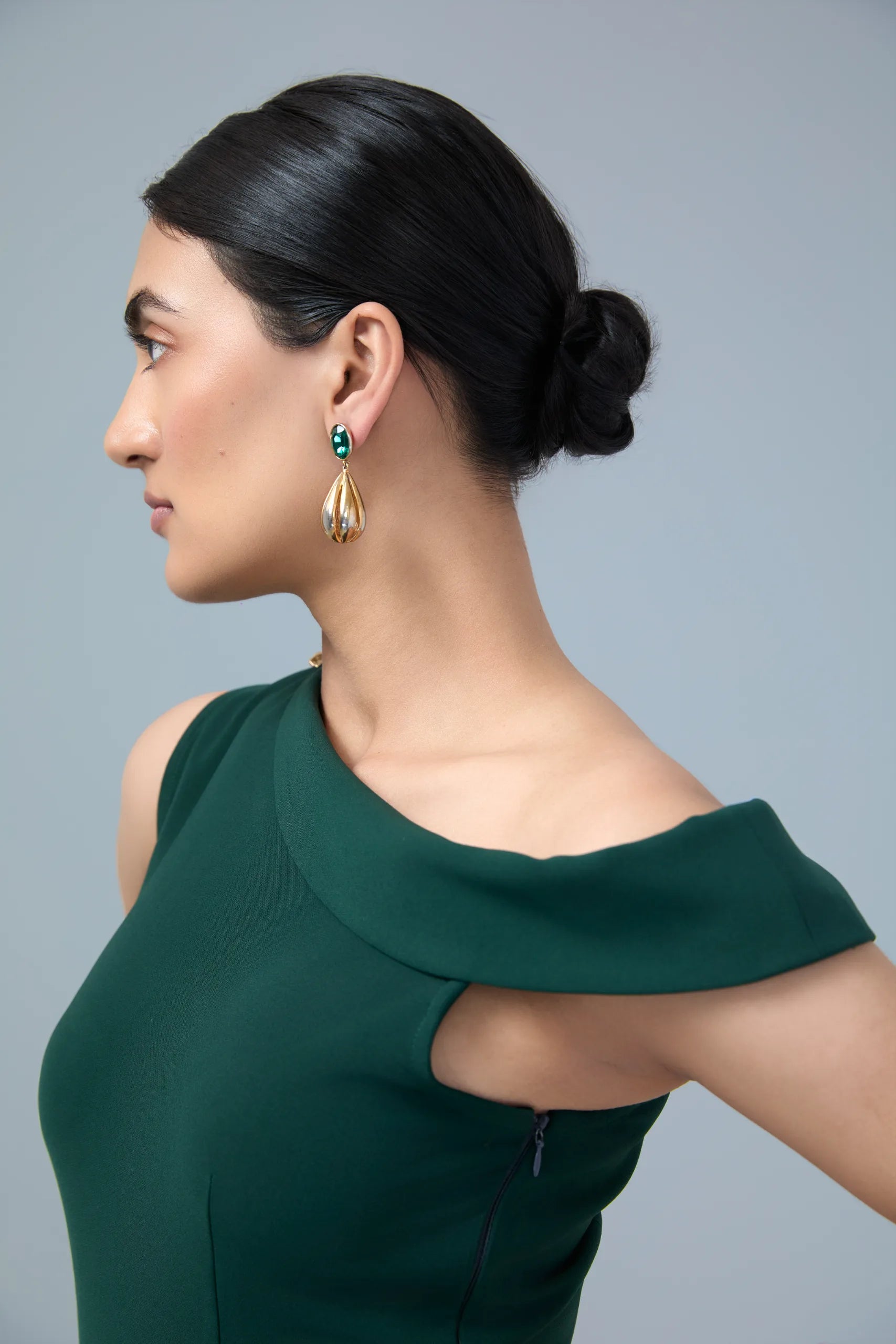 Noir Élan-Asymmetric top