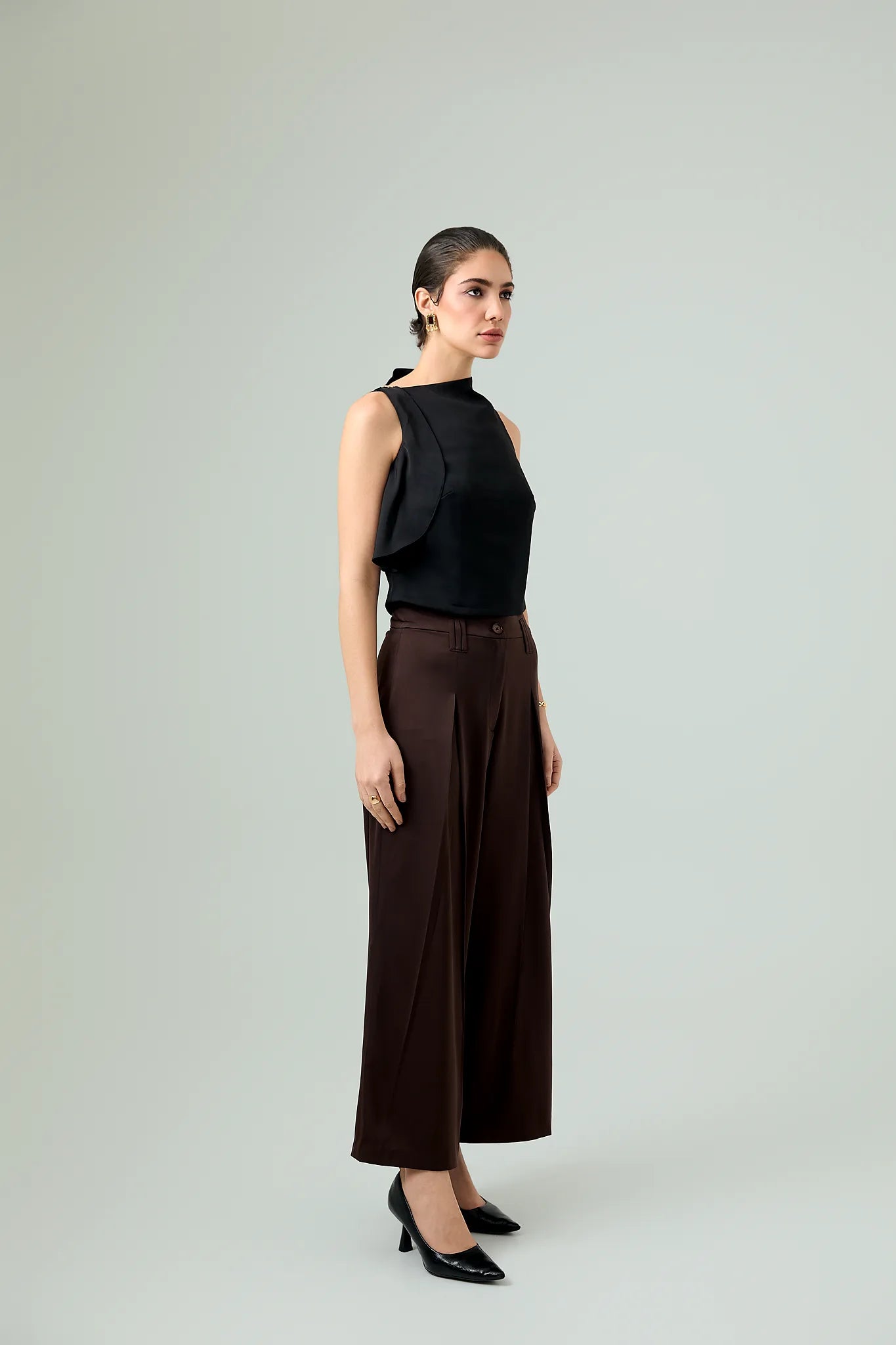 Éclat-high neck asymmetric